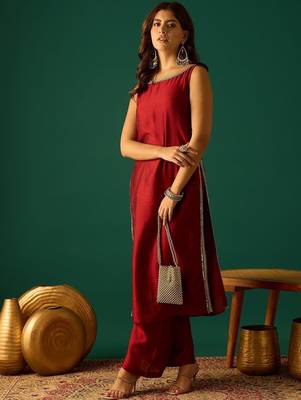 Red floral printed silk blend kurta trouser set 5