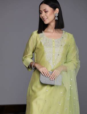 Green floral embroidered cfloraleri silk kurta trouser dupatta set 1