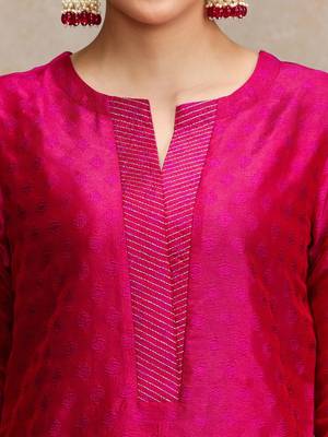 Pink floral printed silk blend kurta trouser dupatta set 2