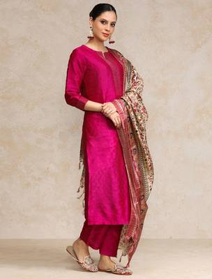 Pink floral printed silk blend kurta trouser dupatta set 3