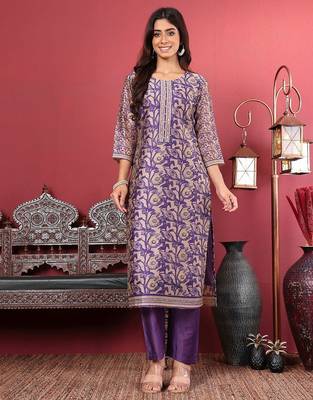 Purple floral printed cfloraleri silk kurta trouser dupatta set 5