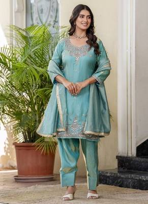 Turquoise blue embroidered straight kurta pant set with dupatta 2