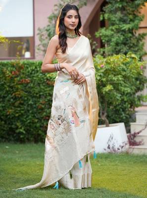 uma pure tissue viscose with zari weaving around borders & pallu radha rani art work with thread around pallu 3