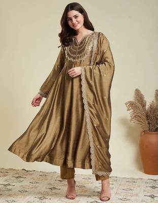 Gold embroidery vichitra silk kurta with pant and dupatta 2