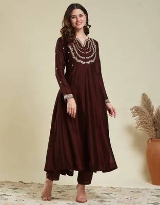 Coffee embroidery vichitra silk kurta with pant and dupatta 2