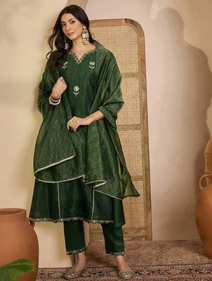 Green embroidery shimmer silk kurta with pant and dupatta 1