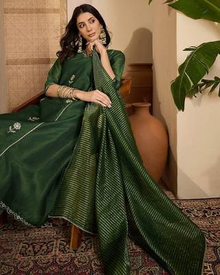 Green embroidery shimmer silk kurta with pant and dupatta 2
