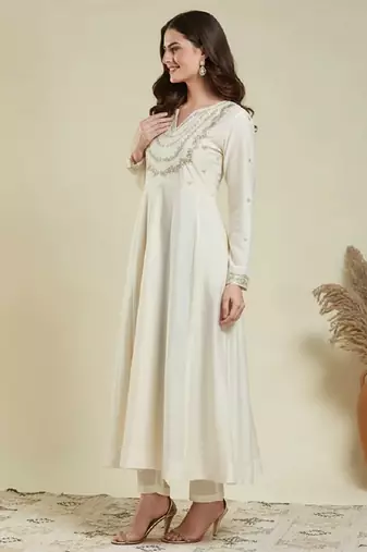 Off white embroidery vichitra silk kurta with pant and dupatta