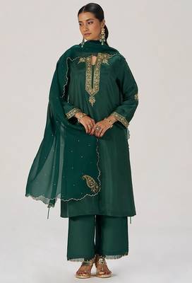 Deep emerald green festive silk kurta set 3