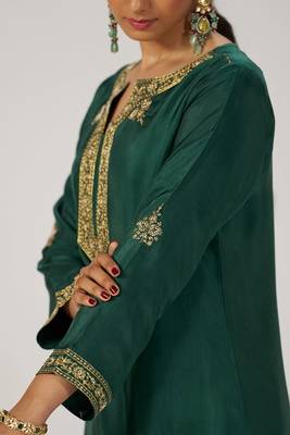 Deep emerald green festive silk kurta set 5