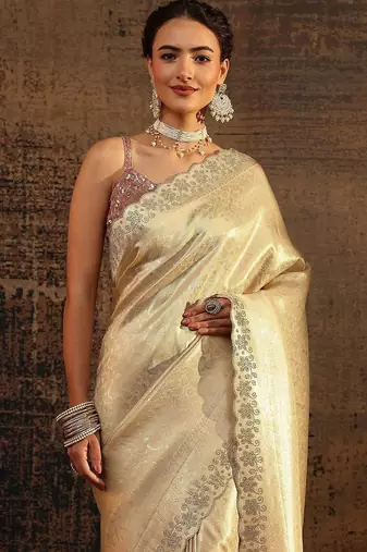 Woven Design Embroidered Silk Blend Saree