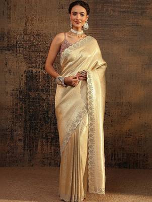 Woven Design Embroidered Silk Blend Saree 3
