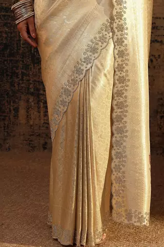 Woven Design Embroidered Silk Blend Saree