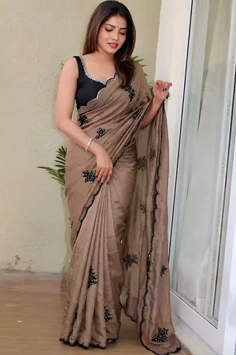 Floral Sequinned Art Silk Saree