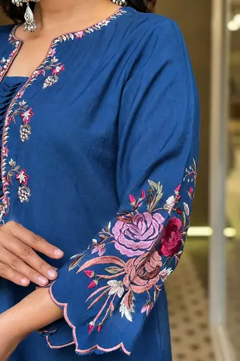 Women's Beautiful Thread Work Roman Silk Fabric Straight Kurta Pant and Dupatta Set