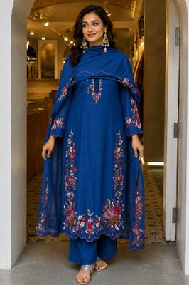 Women's Beautiful Thread Work Roman Silk Fabric Straight Kurta Pant and Dupatta Set 4