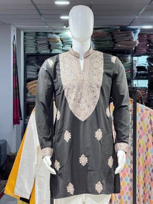 Black silk blend embroidered straight kurta 3