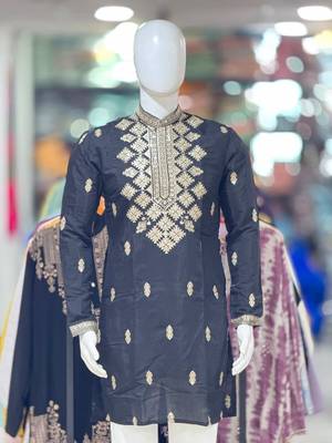 Black silk blend embroidered straight kurta 3