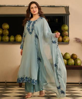 Grey party wear embroidery silk blend kurta with pant and dupatta 2