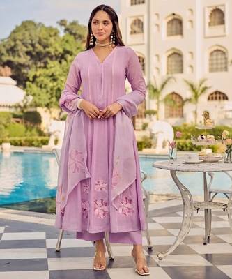 Lavender party wear embroidery silk blend kurta with pant and dupatta 2