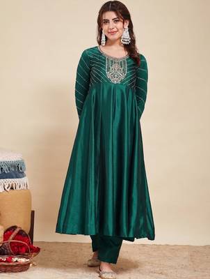 Green party wear embroidery vichitra silk blend kurta with pant and dupatta 3