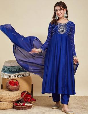 Royal blue party wear embroidery vichitra silk blend kurta with pant and dupatta 2