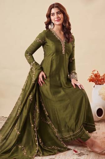 Mehendi party wear embroidery vichitra silk blend kurta with pant and dupatta