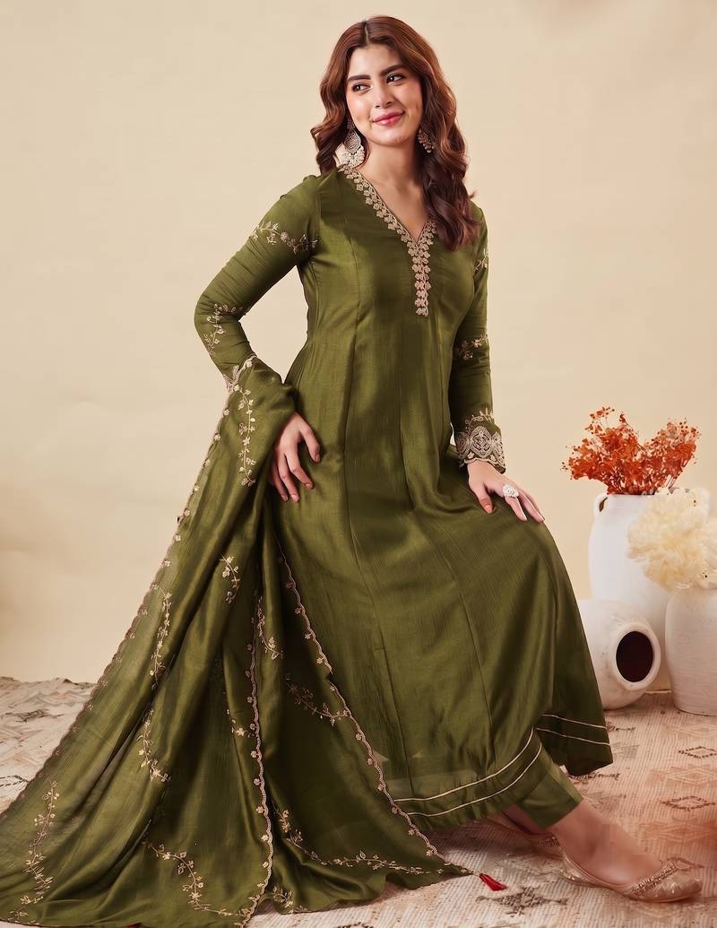 Mehendi party wear embroidery vichitra silk blend kurta with pant and dupatta