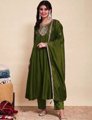 Mehendi party wear embroidery vichitra silk blend kurta with pant and dupatta 4