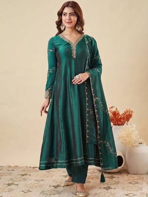 Green party wear embroidery vichitra silk blend kurta with pant and dupatta 2