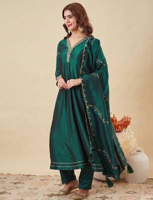 Green party wear embroidery vichitra silk blend kurta with pant and dupatta 4