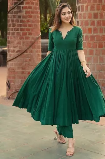 Green floral printed pure cotton embroidered kurta set with dupatta & trousers for women