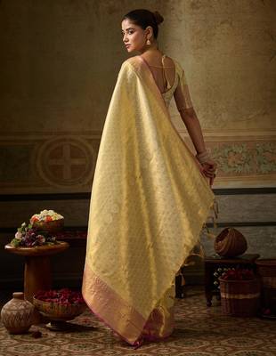 gold silk blend kanchipuram silk woven saree 3