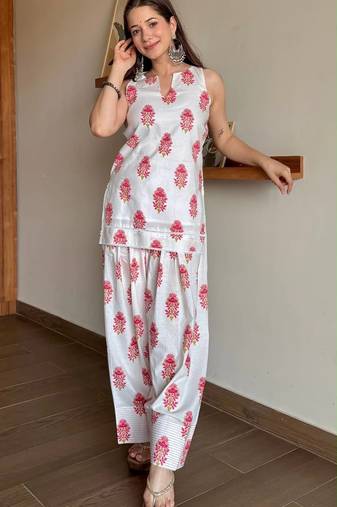 White floral printed pure cotton sleeveless kurta with farshi salwar for women
