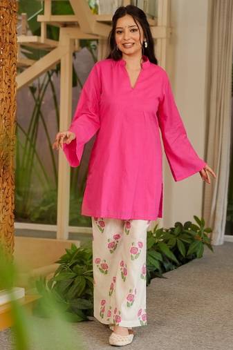 Pink & white floral printed pure cotton full sleeve v-neck kurta set for women