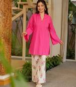 Pink & white floral printed pure cotton full sleeve v-neck kurta set for women