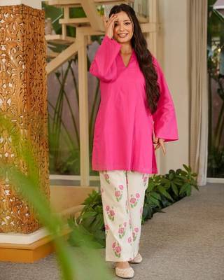 Pink & white floral printed pure cotton full sleeve v-neck kurta set for women 2