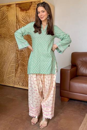 Sea green & cream floral printed pure cotton full sleeve v-neck kurta set for women