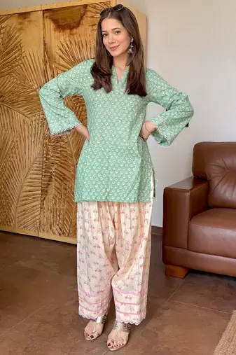 Sea green & cream floral printed pure cotton full sleeve v-neck kurta set for women