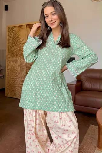 Sea green & cream floral printed pure cotton full sleeve v-neck kurta set for women