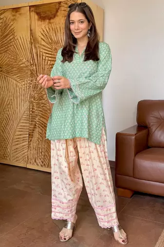 Sea green & cream floral printed pure cotton full sleeve v-neck kurta set for women