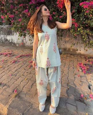 Sea green floral printed pure cotton sleeveless kurta farshi salwar set for women 1