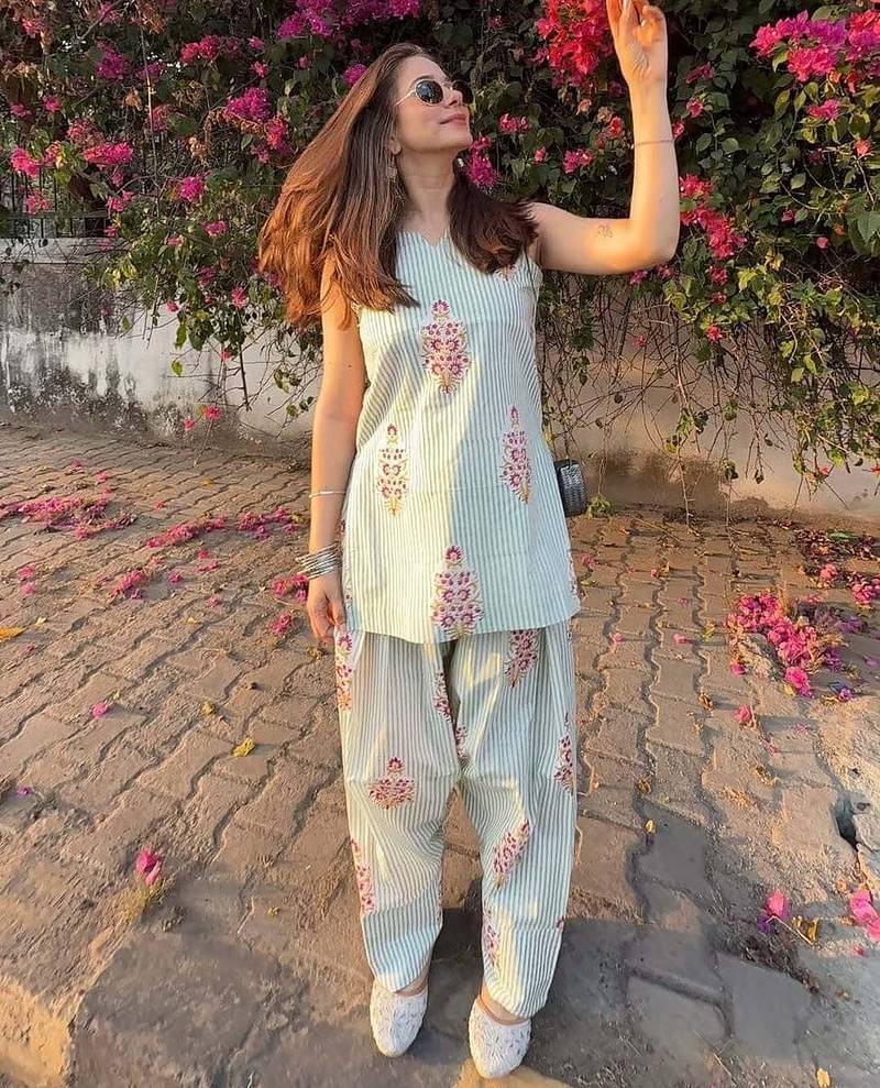 Sea green floral printed pure cotton sleeveless kurta farshi salwar set for women
