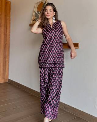 Wine floral printed pure cotton sleeveless kurta farshi salwar set for women 2