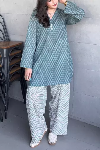 Blue floral printed pure cotton full sleeve v-neck kurta set for women
