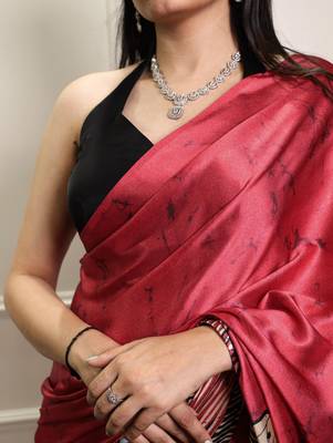 Maroon silk blend abstract print printed saree 2