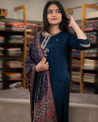 Rama party wear embroidery silk blend kurta with pant and dupatta 2