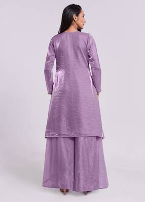 Lavender embellished v-neck kurta set 5