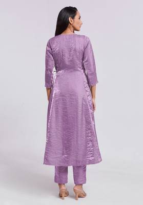 Lavender angrakha style v-neck kurta set 4