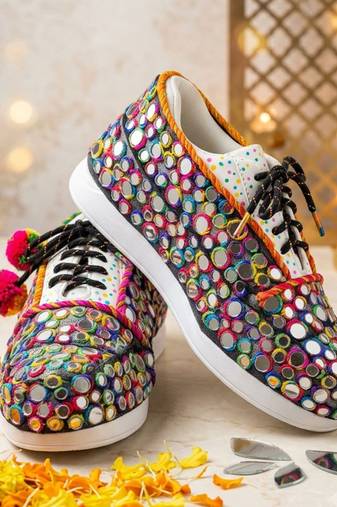 Multicolor printed mirror embroidered artificial leather sneakers